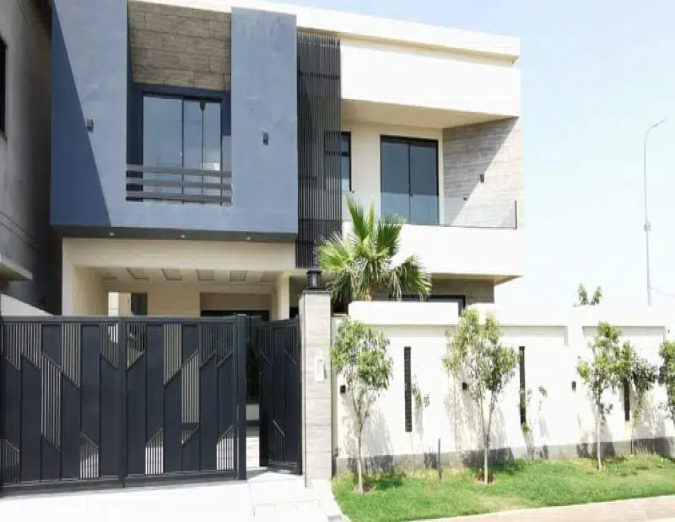 17 Marla Brand New House For Sale ABDULLAH GARDEN Society Boundary Wall Near Canal Road Faisalabad
